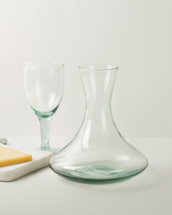 products/NBI000256_BW_Wine_Decanter_plp_Dec_2015_v1_A46A1586.jpg